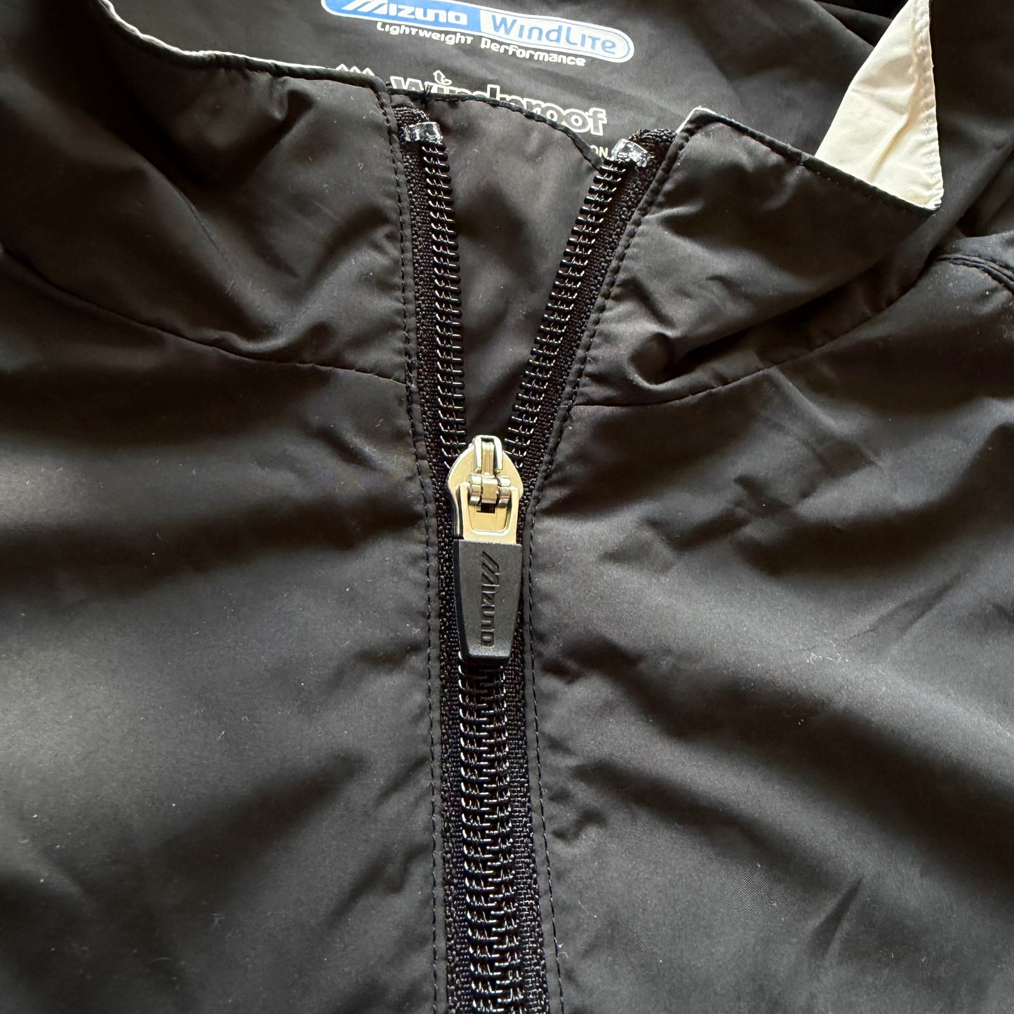 Mizuno Short Sleeve Windbreaker (L)